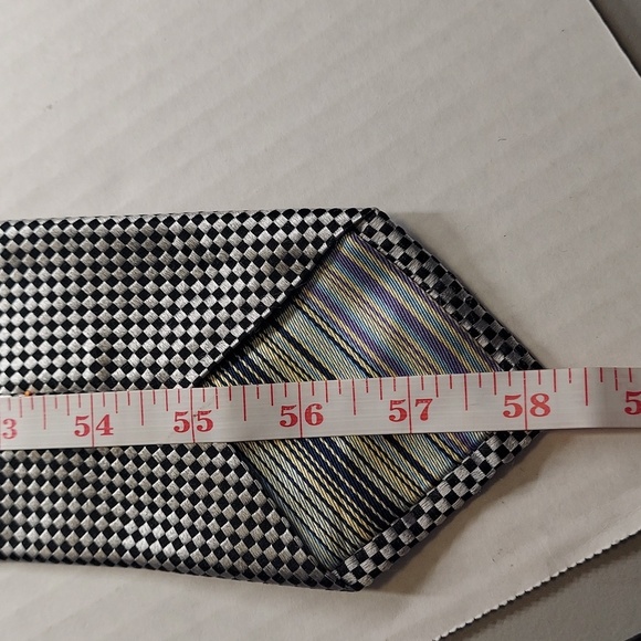 05.Alexander Julian Colors Necktie - Picture 6 of 9